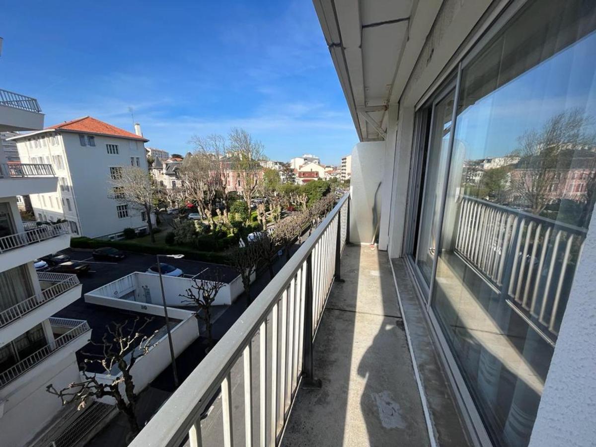 Appartement T4 Avec Parking, Balcon Et Proche Commerces A Biarritz - Fr-1-239-921 Luaran gambar