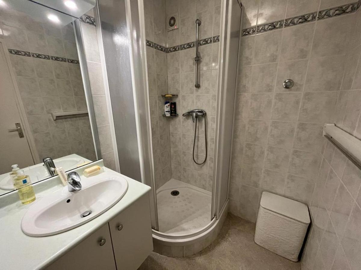 Appartement T4 Avec Parking, Balcon Et Proche Commerces A Biarritz - Fr-1-239-921 Luaran gambar