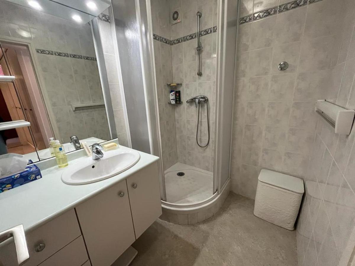 Appartement T4 Avec Parking, Balcon Et Proche Commerces A Biarritz - Fr-1-239-921 Luaran gambar